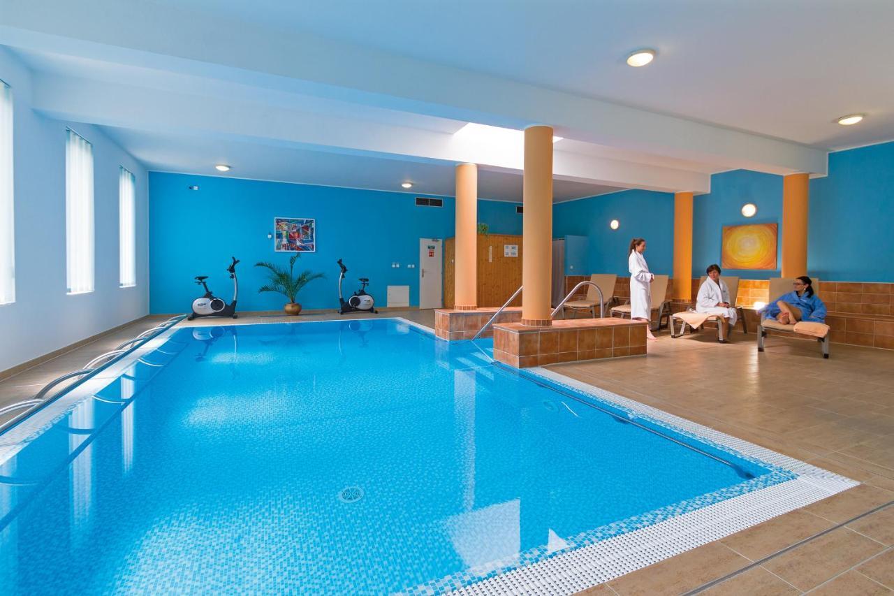 Spa Hotel Centrum ฟรันทิชโกวี ลาซเน ภายนอก รูปภาพ
